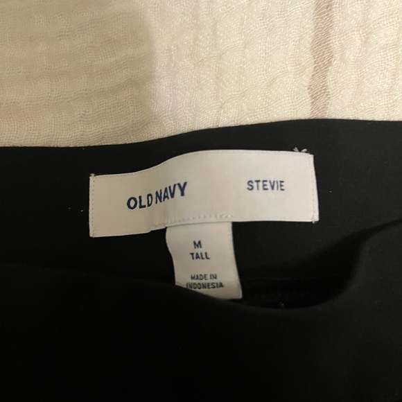 Pants - Old navy leggings (Stevie)